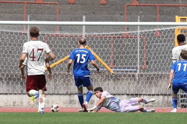 Torwartaktion von Tom Wisbereit 48 (FC Augsburg), FC Augsburg vs. BFV-Schwaben-Auswahl, Fussball, 1. Bundesliga, Testspiel, Saison 2026 27, 18.07.2026 Augsburg Bayern Deutschland *** Goalkeeper save by Tom Wisbereit 48, FC Augsburg, FC Augsburg vs. BFV Schwaben Select, Soccer, Bundesliga 1, Friendly, 2026–27 Season, July 18, 2026, Augsburg, Bavaria, Germany Copyright: xkolbert-press ChristianxKolbertx
