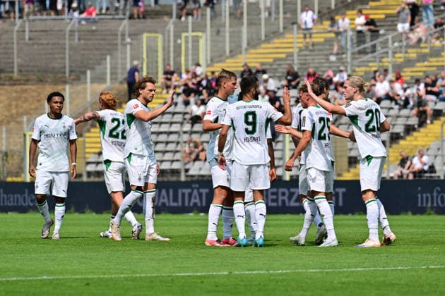 18.07.2026; Wuppertal; Fussball, Herren, Saison 2026 2027, Testspiel Wuppertaler SV vs. Borussia Moenchengladbach Torjubel Gladbach nach dem Tor zum 0-5; Torschuetze Franck Honorat (Gladbach, Mitte, 9) DFL regulations prohibit any use of photographs as image sequences and or quasi-video. Stadion am Zoo NRW Deutschland *** July 18, 2026 Wuppertal Soccer, Men s, 2026–2027 season, Friendly match: Wuppertaler SV vs. Borussia Mönchengladbach. Gladbach players celebrate after scoring the 0–5 goal. Goal scorer: Franck Honorat (Gladbach), center, 9. DFL regulations prohibit any use of photographs as image sequences and or quasi-video. Stadion am Zoo, North Rhine-Westphalia, Germany