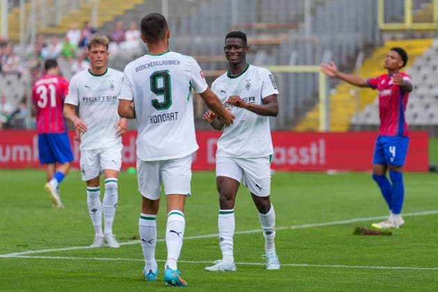 18.07.2026, xydrx, Fußball, Testspiel, Wuppertaler SV - Borussia Mönchengladbach, Saison 2026 2027, Stadion am Zoo: Torjubel nach dem Tor zum 6:0 für Borussia Moenchengladbach durch Torschütze Iaia Manco Danfa (Borussia Moenchengladbach, 39) zusammen mit Robin Hack (Borussia Moenchengladbach, 25) und Franck Honorat (Borussia Moenchengladbach, 9) DFB regulations prohibit any use of photographs as image sequences and or quasi-video. *** July 18, 2026, xydrx, Soccer, Friendly Match, Wuppertaler SV vs. Borussia Mönchengladbach, 2026–2027 Season, Stadion am Zoo: Celebrations after Borussia Mönchengladbach’s 6–0 goal scored by Iaia Manco Danfa of Borussia Mönchengladbach, 39, along with Robin Hack (Borussia Mönchengladbach, 25) and Franck Honorat (Borussia Mönchengladbach, 9). DFB regulations prohibit any use of photographs as image sequences and or quasi-video. Copyright: HMBxMedia YannisxDreimann