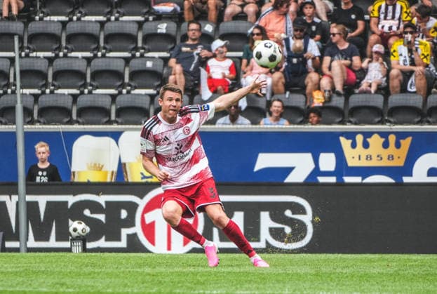 Fussball Österreich - 18.07.2026 - MatchPR Summer Series Upper Austria - Internationales Testspiel - LASK Linz vs. Fortuna Düsseldorf - Raiffeisen Arena (Linz, Österreich): Dominique Heintz (Fortuna Düsseldorf) *** Soccer Austria July 18, 2026 MatchPR Summer Series Upper Austria International Friendly LASK Linz vs. Fortuna Düsseldorf Raiffeisen Arena, Linz, Austria Dominique Heintz, Fortuna Düsseldorf Copyright: xLukasxBierederx