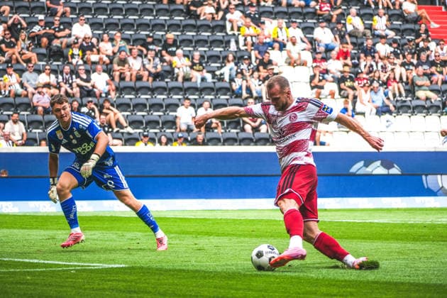 Fussball Österreich - 18.07.2026 - MatchPR Summer Series Upper Austria - Internationales Testspiel - LASK Linz vs. Fortuna Düsseldorf - Raiffeisen Arena (Linz, Österreich): Eric Hottmann (Fortuna Düsseldorf) *** Soccer Austria July 18, 2026 MatchPR Summer Series Upper Austria International Friendly LASK Linz vs. Fortuna Düsseldorf Raiffeisen Arena, Linz, Austria Eric Hottmann Fortuna Düsseldorf Copyright: xLukasxBierederx