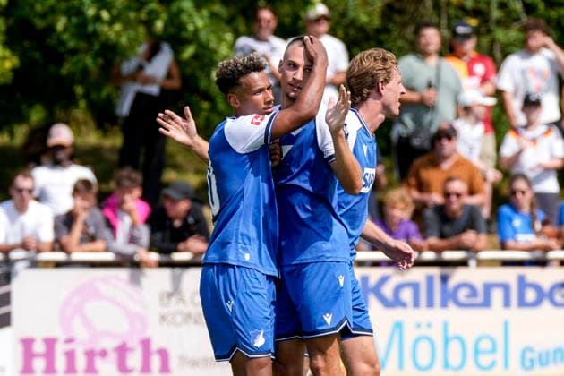 v.li.: Bambase Conte (Hoffenheim, 20), Torschütze Tim Lemperle (Hoffenheim, 19), Wouter Burger (Hoffenheim, 18), Spieler der TSG 1899 Hoffenheim, jubeln über das Tor zum 1:0, Jubel, Torjubel, Torerfolg, celebrate the goal, goal, celebration, jubelt ueber das Tor, Freuen, Freude, freut sich, optimistisch, positiv, Spielszene, Highlight, Action, Aktion, 18.07.2026, Bad Friedrichshall (Deutschland), Fussball, Testspiel, TSG 1899 Hoffenheim - SGV Heilbronn-Freiberg, DFB DFL REGULATIONS PROHIBIT ANY USE OF PHOTOGRAPHS AS IMAGE SEQUENCES AND OR QUASI-VIDEO. *** From left: Bambase Conte (Hoffenheim), 20; goal scorer Tim Lemperle (Hoffenheim), 19; Wouter Burger (Hoffenheim), 18; players from TSG 1899 Hoffenheim, celebrating the 1-0 goal, Celebration, goal celebration, scoring a goal, celebrate the goal, goal, celebration, celebrating the goal, joy, happiness, happy, optimistic, positive, game scene, highlight, action, July 18, 2026, Bad Friedrichshall, Germany, soccer, friendly match, TSG 1899 Hoffenheim vs. SGV Heilbronn Freiberg, DFB and DFL regulations prohibit any use of photographs as image sequences and or quasi-video xozx