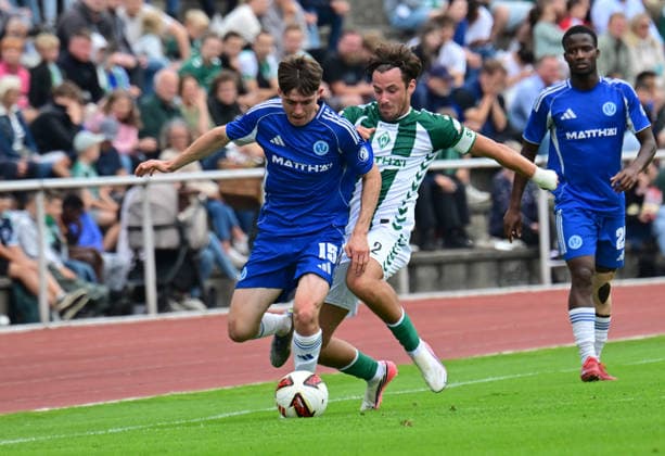 18.07.2026, GER, Fußball, Testsspiel, Verden, FC Verden 04 vs SV Werder Bremen Olivier Deman (Werder 02) versucht sich gegen Jalte Finnjan Röpe Jalte Finnjan Roepe (Verden 15) durchzusetzen Verden (Aller) Stadion Berliner Ring Niedersachsen Deutschland *** July 18, 2026, GER, Soccer, Friendly Match, Verden, FC Verden 04 vs. SV Werder Bremen Olivier Deman Werder 02 tries to get the better of Jalte Finnjan Röpe Jalte Finnjan Roepe Verden 15 Verden Aller Stadium Berliner Ring Lower Saxony Germany Copyright: xnordphotoxGmbH xWitkex