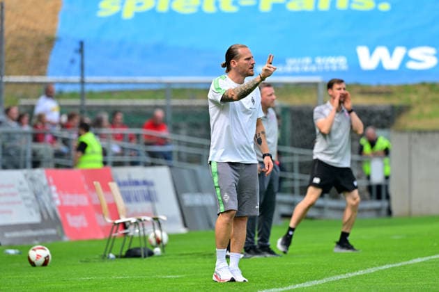 18.07.2026; Wuppertal; Fussball, Herren, Saison 2026 2027, Testspiel Wuppertaler SV vs. Borussia Moenchengladbach Eugen Polanski (Trainer Gladbach) an der Seitenlinie DFL regulations prohibit any use of photographs as image sequences and or quasi-video. Stadion am Zoo NRW Deutschland *** July 18, 2026 Wuppertal Soccer, Men s, 2026–2027 season, Friendly match: Wuppertaler SV vs. Borussia Mönchengladbach; Eugen Polanski, Gladbach coach, on the sidelines; DFL regulations prohibit any use of photographs as image sequences and or quasi-video; Stadion am Zoo, North Rhine-Westphalia, Germany
