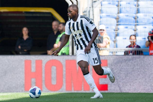 BASEL, SWITZERLAND - JULY 18: Pierre Kalulu of Juventus controls the ball during the pre-season friendly match between FC Basel 1893 and Juventus at St. Jakob Stadium on July 18, 2026 in Basel, Switzerland. *** BASEL, SWITZERLAND, JULY 18 — Pierre Kalulu of Juventus controls the ball during the preseason friendly match between FC Basel 1893 and Juventus at St. Jakob Stadium on July 18, 2026, in Basel, Switzerland Copyright: xJustPictures.ch PascalxvonxBürenx jp-en-EuSpIm-Pavo_Fotografie-05394