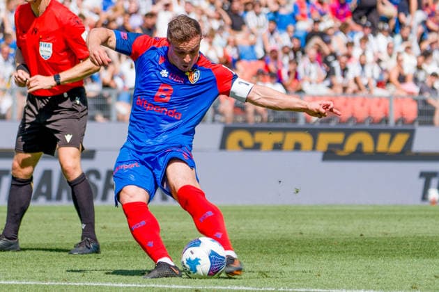BASEL, SWITZERLAND - JULY 18: Xherdan Shaqiri of Basel attempts a free during the pre-season friendly match between FC Basel 1893 and Juventus at St. Jakob Stadium on July 18, 2026 in Basel, Switzerland. *** BASEL, SWITZERLAND, JULY 18 — Xherdan Shaqiri of Basel takes a free kick during the preseason friendly match between FC Basel 1893 and Juventus at St. Jakob Stadium on July 18, 2026, in Basel, Switzerland Copyright: xJustPictures.ch PascalxvonxBürenx jp-en-EuSpIm-Pavo_Fotografie-05501