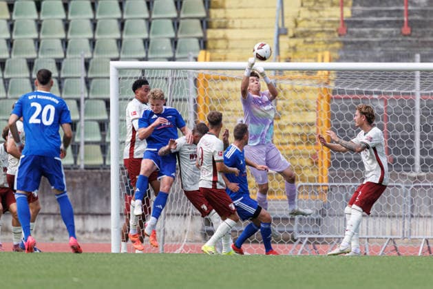 Tom Wisbereit (48, FC Augsburg) beim Spiel zwischen FC Augsburg v BFV-Schwaben-Auswahl, Fussball, Herren, Bundesliga, 2026 2027, Testspiel am 18.07.2026 in Augsburg, Rosenaustadion. Bayern Deutschland *** Tom Wisbereit, 48, FC Augsburg, during the match between FC Augsburg and the BFV Schwaben All-Star Team, soccer, men s, Bundesliga, 2026–2027, friendly match on July 18, 2026, in Augsburg, Rosenaustadion, Bavaria, Germany