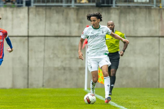 Wael Mohya (Borussia Moenchengladbach) in Aktion, am Ball, Einzelaktion waehrend des Freundschaftsspiels in der Saisonvorbereitung zwischen Wuppertaler Sportverein und Borussia Mönchengladbach im Stadion am Zoo am 18. Juli 2026 in Wuppertal, Deutschland. (Foto von Mario Hommes DeFodi Images) +++ Wael Mohya (Borussia Moenchengladbach) controls the ball during the during the pre-season friendly match between Wuppertaler Sportverein and Borussia Mönchengladbach at Stadion am Zoo on July 18, 2026 in Wuppertal, Germany. (Photo by Mario Hommes DeFodi Images) - *** Wael Mohya of Borussia Mönchengladbach in action, on the ball, making a solo run during the preseason friendly match between Wuppertaler Sportverein and Borussia Mönchengladbach at Stadion am Zoo on July 18, 2026, in Wuppertal, Germany. Photo by Mario Hommes, DeFodi Images. Wael Mohya of Borussia Mönchengladbach controls the ball during the preseason friendly match between Wuppertaler Sportverein and Borussia Mönchengladbach at Stadion am Zoo on July 18, 2026, in Wuppertal, Germany. Photo by Mario Hommes, DeFodi Images.