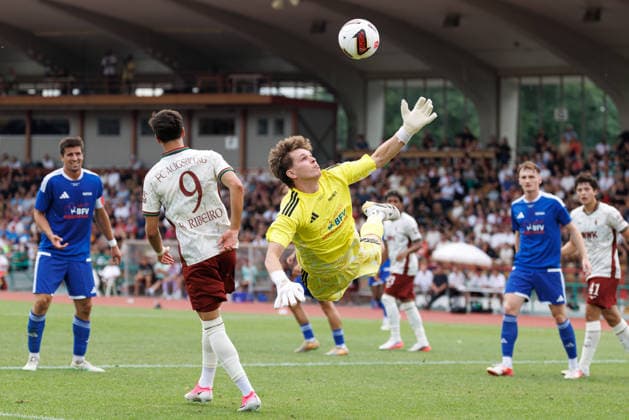 Felix Unger (12, BFV-Schwaben-Auswahl) beim Spiel zwischen FC Augsburg v BFV-Schwaben-Auswahl, Fussball, Herren, Bundesliga, 2026 2027, Testspiel am 18.07.2026 in Augsburg, Rosenaustadion. Bayern Deutschland *** Felix Unger, 12, BFV Schwaben Select Team, during the match between FC Augsburg and BFV Schwaben Select Team, soccer, men s, Bundesliga, 2026–2027, friendly match on July 18, 2026, in Augsburg, Rosenaustadion, Bavaria, Germany