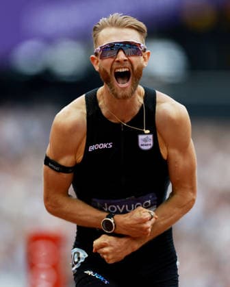 Josh Kerr of Great Britain wins the Mens 1 mile to set a new World record with a time of 3:42.66. The London Athletics Meet, Wanda Diamond League, London Stadium, London, UK - 18 Jul 2026London London Stadium United Kingdom  Copyright: xJamesxMarsh Shutterstockx 16996766cb