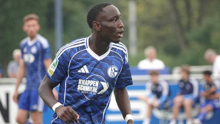 Fußball Testspiel Begegnung FC Schalke 04 U23 gegen TSV Steinbach Haiger ** NUR FÜR REDAKTIONELLE ZWECKE ** EDITORIAL USE ONLY **<p>FC-Spieler Ndiaye am Samstag, 18.07.2026 in der Fußball Testspiel Begegnung FC Schalke 04 U23 (blau) gegen TSV Steinbach Haiger auf dem Rasenplatz 4 am Parkstadion in Gelsenkirchen. Deutschland NRW Gelsenkirchen Copyright: MichaelxKorte *** FC Schalke 04 U23 vs. TSV Steinbach Haiger Friendly Match ** FOR EDITORIAL PURPOSES ONLY ** EDITORIAL USE ONLY ** p FC player Ndiaye on Saturday, July 18, 2026, during the soccer friendly match between FC Schalke 04 U23 (in blue) and TSV Steinbach Haiger on Field 4 at the Parkstadion in Gelsenkirchen, Germany (North Rhine-Westphalia), Gelsenkirchen. Copyright MichaelxKorte Copyright: MichaelxKorte doc86rrz0jxllv1eevhzmf0 ,EDITORIAL USE ONLY