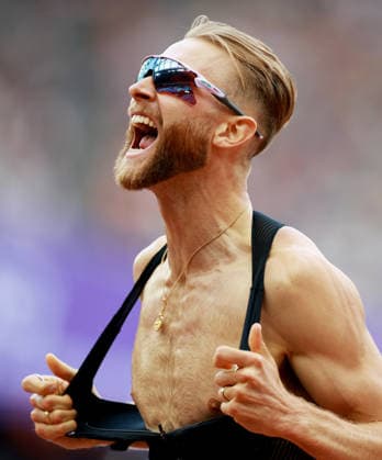 Josh Kerr of Great Britain wins the Mens 1 mile to set a new World record with a time of 3:42.66. The London Athletics Meet, Wanda Diamond League, London Stadium, London, UK - 18 Jul 2026London London Stadium United Kingdom  Copyright: xJamesxMarsh Shutterstockx 16996766cn