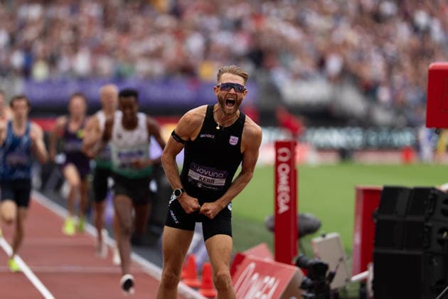 July 18, 2026, London, United Kingdom: Josh Kerr of Great Britain celebrates after winning the Emsley Carr Mile in a world record time of 3:42.66 during the Novuna London Athletics Meet at London Stadium. London United Kingdom - ZUMAh209 20260718_zsp_h209_007 Copyright: xAlixHabibx