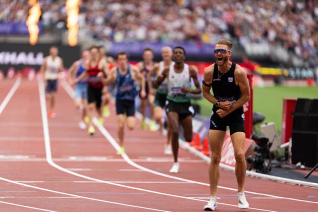 July 18, 2026, London, United Kingdom: Josh Kerr of Great Britain celebrates after winning the Emsley Carr Mile in a world record time of 3:42.66 during the Novuna London Athletics Meet at London Stadium. Athletics 2026: Novuna London Athletics Meet  - ZUMAh209 20260718_zsp_h209_004 Copyright: xAlixHabibx