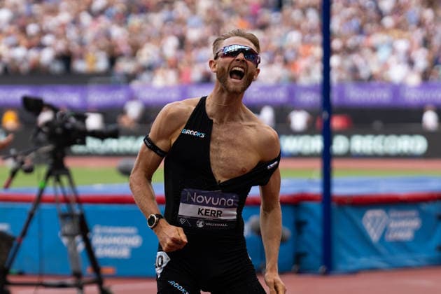 July 18, 2026, London, United Kingdom: Josh Kerr of Great Britain celebrates after winning the Emsley Carr Mile in a world record time of 3:42.66 during the Novuna London Athletics Meet at London Stadium. Athletics 2026: Novuna London Athletics Meet  - ZUMAh209 20260718_zsp_h209_009 Copyright: xAlixHabibx