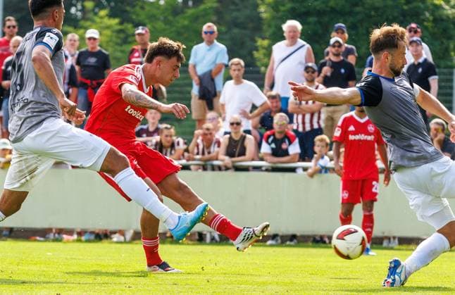 18.07.2026 - Fussball - Saison 2026 2027 - Testspiel Freundschaftsspiel Vorbereitungsspiel: 1. FC Nürnberg Nuernberg FCN ( Club ) - SV Waldhof Mannheim 07 - Sportfoto Zink DaMa - xdaxmax - Tor Treffer Torschuß zum 1:1 - Torschütze Javier Fernandez (8, 1. FC Nürnberg FCN ) *** July 18, 2026 Soccer Season 2026–2027 Exhibition Match Friendly Match Preseason Match 1 FC Nürnberg (Nuremberg) FCN Club SV Waldhof Mannheim 07 Sports Photo Zink DaMa xdaxmax Goal Shot on Goal for the 1–1 TGoal scorer: Javier Fernandez 8, 1 FC Nuremberg FCN