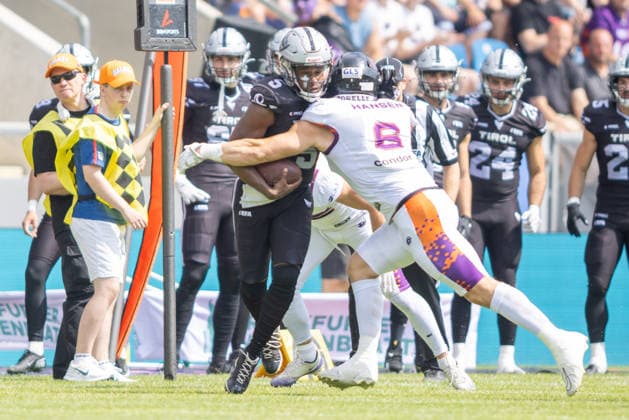 Kenyatte Allen Jr. (Raiders Tirol, 05) runs with the ball and is tackled by Thiadric Hansen (Frankfurt Galaxy, 06), Frankfurt Galaxy vs Raiders Tirol, American Football, EFA, Week 10, 2026, 18.07.2026, Frankfurt a.M. PSD Bank Arena Germany Copyright: xFootxBowl BjörnxKecker_Keckenbax
