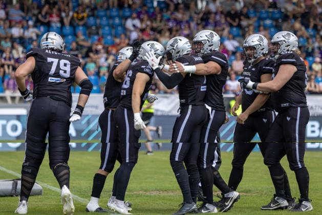 Jubel, Celebration, Freude, Emotion, Feier, Hudl, Meeting, Team, Group, Frankfurt Galaxy vs Raiders Tirol, American Football, EFA, Week 10, 2026, 18.07.2026, Frankfurt a.M. PSD Bank Arena Germany Copyright: xFootxBowl BjörnxKecker_Keckenbax