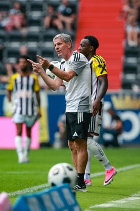 SOCCER - LASK vs Duesseldorf, test match LINZ,AUSTRIA,18.JUL.26 - SOCCER - ADMIRAL Bundesliga, 3. Liga, Linzer ASK vs Fortuna Duesseldorf, test match. Image shows head coach Dietmar Kuehbauer (LASK).  GEPAxpictures xManuelxBinder