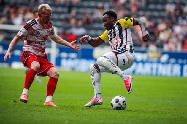 SOCCER - LASK vs Duesseldorf, test match LINZ,AUSTRIA,18.JUL.26 - SOCCER - ADMIRAL Bundesliga, 3. Liga, Linzer ASK vs Fortuna Duesseldorf, test match. Image shows Jomaine Consbruch (Duesseldorf) and George Bello (LASK).  GEPAxpictures xManuelxBinder