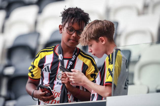 SOCCER - LASK vs Duesseldorf, test match LINZ,AUSTRIA,18.JUL.26 - SOCCER - ADMIRAL Bundesliga, 3. Liga, Linzer ASK vs Fortuna Duesseldorf, test match. Image shows a feature with fans of LASK.  GEPAxpictures xManuelxBinder
