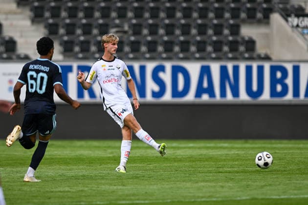 SOCCER - Altach vs Grasshoppers, test match ALTACH,AUSTRIA,18.JUL.26 - SOCCER - ADMIRAL Bundesliga, Super League, SCR Altach vs Grasshopper Club Zuerich, test match. Image shows Samuele Bengondo (Grashoppers) and Filip Milojevic (Altach).  GEPAxpictures xOliverxLerch