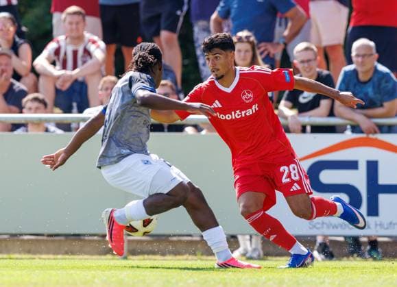 18.07.2026 - Fussball - Saison 2026 2027 - Testspiel Freundschaftsspiel Vorbereitungsspiel: 1. FC Nürnberg Nuernberg FCN ( Club ) - SV Waldhof Mannheim 07 - Sportfoto Zink DaMa - xdaxmax - Nolan Muteba N Tumba NTumba (29, SV Waldhof Mannheim 07 SVW07 ) Can Yahya Moustfa (28, 1. FC Nürnberg FCN ) *** July 18, 2026 Soccer Season 2026–2027 Exhibition Match Friendly Match Preseason Match 1. FC Nürnberg (Nürnberg, FCN) vs. SV Waldhof Mannheim 07 Sports Photo Zink DaMa xdaxmax Nolan Muteba N Tumba NTumba 29, SV Waldhof Mannheim 07 SVW07 Can Yahya Moustfa 28, 1 FC Nuremberg FCN
