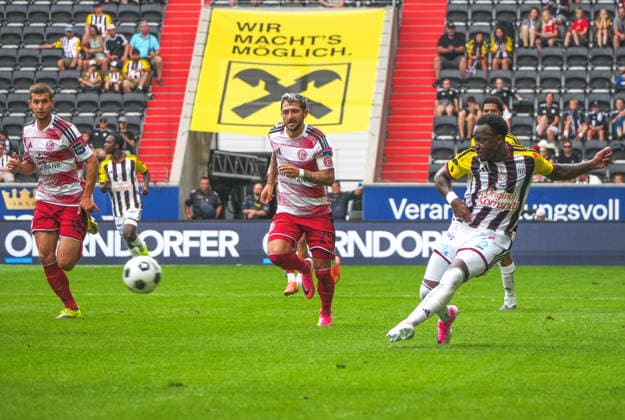Fussball Österreich - 18.07.2026 - MatchPR Summer Series Upper Austria - Internationales Testspiel - LASK Linz vs. Fortuna Düsseldorf - Raiffeisen Arena (Linz, Österreich): George Bello (LASK) *** Soccer Austria July 18, 2026 MatchPR Summer Series Upper Austria International Friendly LASK Linz vs. Fortuna Düsseldorf Raiffeisen Arena, Linz, Austria George Bello LASK Copyright: xLukasxBierederx