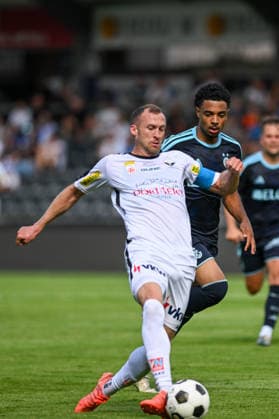 SOCCER - Altach vs Grasshoppers, test match ALTACH,AUSTRIA,18.JUL.26 - SOCCER - ADMIRAL Bundesliga, Super League, SCR Altach vs Grasshopper Club Zuerich, test match. Image shows Lukas Jaeger (Altach) and Samuele Bengondo (Grashoppers).  GEPAxpictures xOliverxLerch