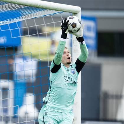 EINDHOVEN , 18-07-2026 , Jan Louwers Stadium , pre season 2026 2027 , Dutch Keukenkampioen divisie , football , match between FC Eindhoven and FC Den Bosch, picture shows FC Den Bosch keeper Pepijn van de Merbel saves during the match FC Eindhoven - FC Den Bosch Eindhoven - Den Bosch (friendly)  x205090277x Copyright: