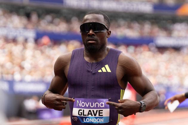 July 18, 2026, London, United Kingdom: Romell Glave of Great Britain points to his name on the scoreboard following the men s 100m during the Novuna London Athletics Meet at London Stadium. London United Kingdom - ZUMAh209 20260718_zsp_h209_028 Copyright: xAlixHabibx