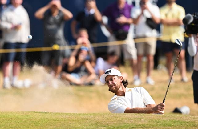 Tommy Fleetwood (ENG) out of a bunker on the 4th Green 154th Open Golf Championships, Royal Birkdale, Southport, UK - 18 Jul 2026Southport Royal Birkdale United Kingdom  Copyright: xGreigxCowie Shutterstockx 16988298ad