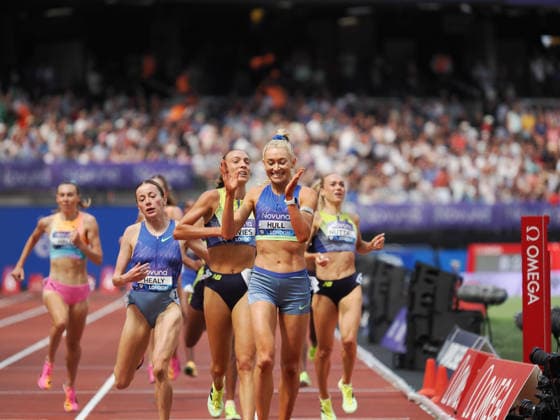 Jessica Hull crosses the line to win the women™s 3000m during the Diamond League Athletics at the London Stadium, Queen Elizabeth Olympic Park , London, England on 18 July 2026. Copyright: xPhilxHutchinsonx 45280050