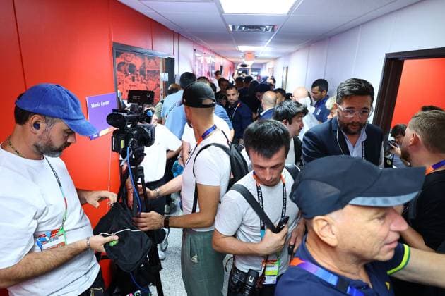 Media representatives seen working from crammed Media Centre while the heavy raining and lightnings passing by Spain Team Training, 2026 FIFA World Cup, WM, Weltmeisterschaft, Fussball New York, New Jersey, USA - 18 Jul 2026 New York (NY) United States of America  Copyright: xMichaelxZemanek Shutterstockx 16996220o