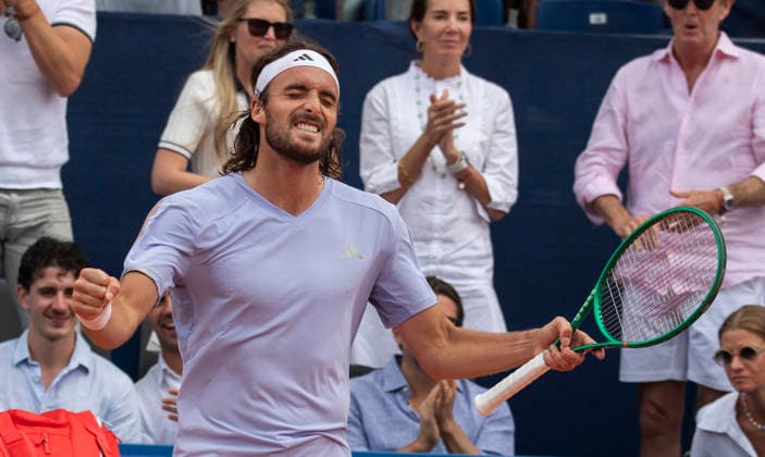 Sport Themen der Woche KW29 Sport Bilder des Tages July 18, 2026, Gstaad, Bern, Switzerland: Gstaad Switzerland, 07 18 2026: STEFANOS TSITSIPAS of Greece celebrates his victory during semi-finals of EFG Swiss Open Gstaad ATP, Tennis Herren 250,Tennis Herren 250, which is known as the Swiss Gstaad Open and took place at Roy Emerson Arena in Gstaad, which is located in the famous ski resort of Gstaad and which is located in the Bernese Oberland..STEFANOS TSITSIPAS won 6-4; 3-6; 6-3. Gstaad Switzerland - ZUMAd206 20260718_zip_d206_070 Copyright: xEricxDubostx
