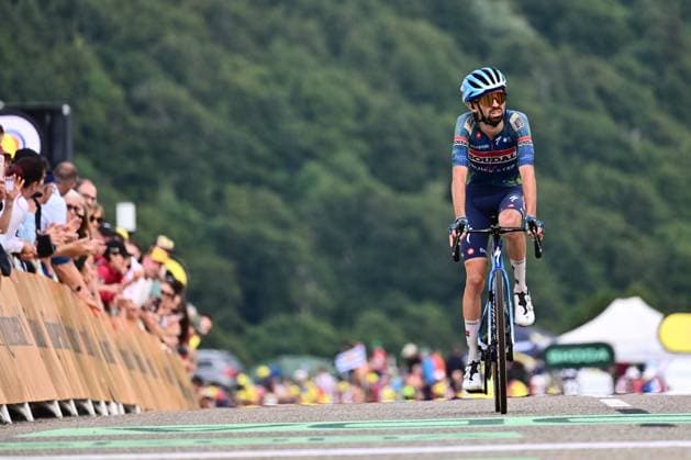 Tour de France 2026 Stage 14 LE MARKSTEIN, FRANCE - JULY 18 : Paret-Peintre Valentin (FRA) of Soudal Quick Step at the finish line during stage 14 of the 113rd edition of Tour de France an UCI World Tour 2.UWT cycling road race stage for Men Elite of 155 km with start in Mulhouse and finish in Le Markstein on July 18, 2026 in Le Markstein, France, 18 07 2026 ( Motordriver Kurt Vandenborre - Le Markstein France  Copyright: xPeterxDexVoechtx