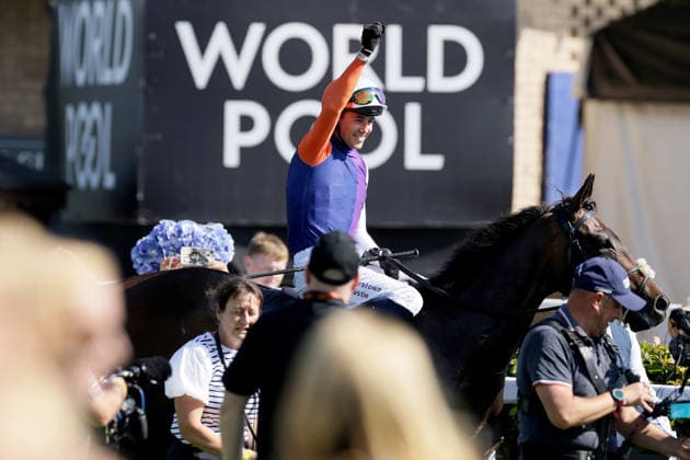 REPRO FREE *PRESS RELEASE NO REPRODUCTION FEE* EDITORIAL USE ONLY Curragh Racing Juddmonte Irish Oaks Weekend, Curragh Racecourse, Kildare 18 7 2026 Juddmonte Irish Oaks Colin Keane onboard Johanna Walsh celebrates winning Colin Keane onboard Johanna Walsh celebrates winning 18 7 2026  Copyright: xLaszloxGeczox LG_18-07-2026_031682