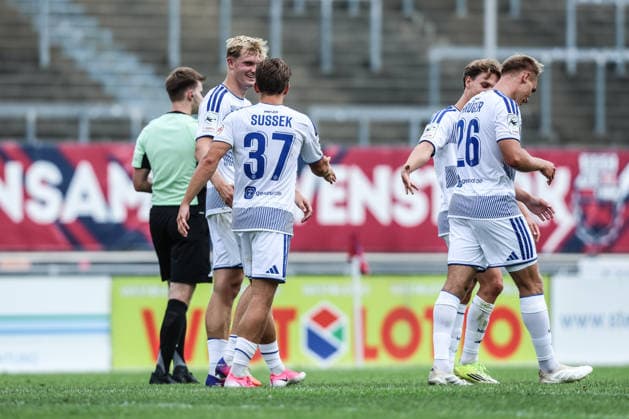 Fussball, 3.Liga Saison 2026 2027 Testspiel Bonner SC - MSV Duisburg 18.07.2026, Sportpark Nord Torjubel MSV Duisburg nach dem Tor zum 4-0 die Spieler freuen sich Bonn Sportpark Nord Nordrhein-Westfalen Deutschland *** Sports, Soccer, 3rd Division, 2026–2027 Season, Friendly Match: Bonner SC vs. MSV Duisburg, July 18, 2026, Sportpark Nord, MSV Duisburg celebrates after scoring the 4–0 goal; the players are delighted, Bonn, Sportpark Nord, North Rhine-Westphalia, Germany