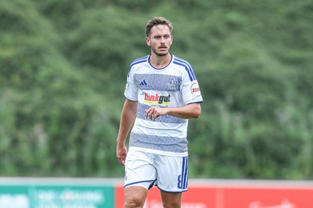 Fussball, 3.Liga Saison 2026 2027 Testspiel Bonner SC - MSV Duisburg 18.07.2026, Sportpark Nord Aljaz Casar (MSV Duisburg, 8) Bonn Sportpark Nord Nordrhein-Westfalen Deutschland *** Sports, Soccer, 3rd Division, 2026–2027 Season, Friendly Match: Bonner SC vs. MSV Duisburg, July 18, 2026, Sportpark Nord, Aljaz Casar (MSV Duisburg), 8, Bonn, Sportpark Nord, North Rhine-Westphalia, Germany