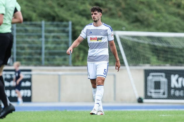 Fussball, 3.Liga Saison 2026 2027 Testspiel Bonner SC - MSV Duisburg 18.07.2026, Sportpark Nord Tobias Fleckstein (MSV Duisburg, 5) Bonn Sportpark Nord Nordrhein-Westfalen Deutschland *** Sports, Soccer, 3rd Division, 2026–2027 Season, Friendly Match: Bonner SC vs. MSV Duisburg, July 18, 2026, Sportpark Nord, Tobias Fleckstein (MSV Duisburg), 5, Bonn, Sportpark Nord, North Rhine-Westphalia, Germany