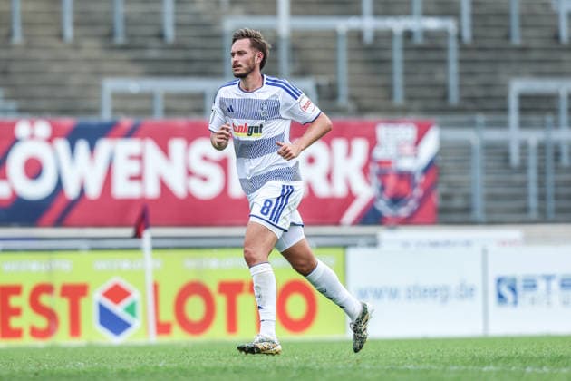 Fussball, 3.Liga Saison 2026 2027 Testspiel Bonner SC - MSV Duisburg 18.07.2026, Sportpark Nord Aljaz Casar (MSV Duisburg, 8) Bonn Sportpark Nord Nordrhein-Westfalen Deutschland *** Sports, Soccer, 3rd Division, 2026–2027 Season, Friendly Match: Bonner SC vs. MSV Duisburg, July 18, 2026, Sportpark Nord, Aljaz Casar (MSV Duisburg), 8, Bonn, Sportpark Nord, North Rhine-Westphalia, Germany