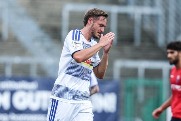 Fussball, 3.Liga Saison 2026 2027 Testspiel Bonner SC - MSV Duisburg 18.07.2026, Sportpark Nord Aljaz Casar (MSV Duisburg, 8) nach einen vergebenen Elfmeter Bonn Sportpark Nord Nordrhein-Westfalen Deutschland *** Sports, Soccer, 3rd Division, 2026–2027 Season, Friendly Match: Bonner SC vs. MSV Duisburg, July 18, 2026, Sportpark Nord, Aljaz Casar (MSV Duisburg), 8–0 after a missed penalty kick, Bonn, Sportpark Nord, North Rhine-Westphalia, Germany