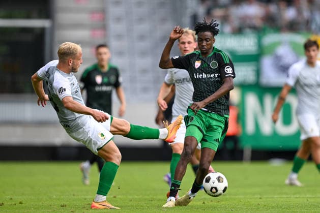SOCCER - Wacker vs Chemie Leipzig, test match INNSBRUCK,AUSTRIA,18.JUL.26 - SOCCER - ADMIRAL 2.Liga, Regionalliga Nordost, FC Wacker Innsbruck vs BSG Chemie Leipzig, test match. Image shows Conner Noel Schulze (Chemie Leipzig) and Mouhamed Sy (Wacker).  GEPAxpictures xDanielxSchoenherr