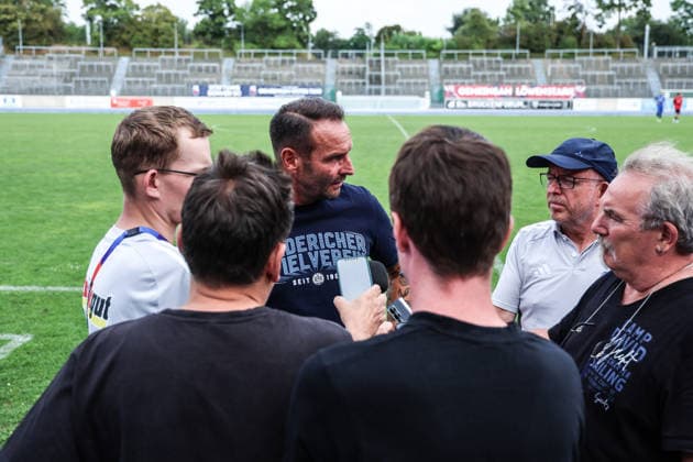 Fussball, 3.Liga Saison 2026 2027 Testspiel Bonner SC - MSV Duisburg 18.07.2026, Sportpark Nord Dietmar Hirsch (Cheftrainer, MSV Duisburg) Mixed Zone nach dem Testspiel Bonn Sportpark Nord Nordrhein-Westfalen Deutschland *** Sports, Soccer, 3rd Division, 2026–2027 Season, Friendly Match: Bonner SC vs. MSV Duisburg, July 18, 2026, Sportpark Nord, Dietmar Hirsch, Head Coach, MSV Duisburg, Mixed Zone after the friendly match, Bonn, Sportpark Nord, North Rhine-Westphalia, Germany