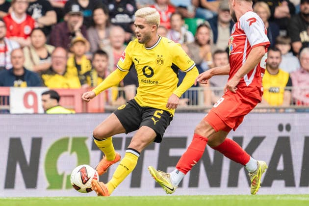 Deutschland: 17. Juli 2026: Testspiel - Vorbereitung 2026 2027 - SC Rot-Weiß Oberhausen vs. Borussia Dortmund, Stadion Niederrhein, Oberhausen Yan Couto (Borussia Dortmund, 2) *** Germany, July 17, 2026, Friendly Match, 2026–2027 Preseason, SC Rot-Weiß Oberhausen vs. Borussia Dortmund, Niederrhein Stadium, Oberhausen, Yan Couto, Borussia Dortmund, 2 Copyright: xCelinaxLeiersx