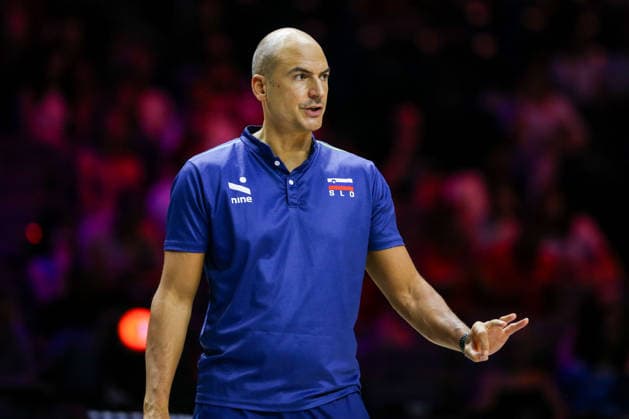 Turkiye v Slovenia - Men s Volleyball Nations League BELGRADE, SERBIA - JULY 18: Head coach of Slovenia, Fabio Soli follows the Men s Volleyball Nations League match between Turkiye and Slovenia in Belgrade, Serbia on July 18, 2026. Filip Stevanovic Anadolu Belgrade Serbia. Editorial use only. Please get in touch for any other usage.  Copyright: x2026xAnadoluxFilipxStevanovicx