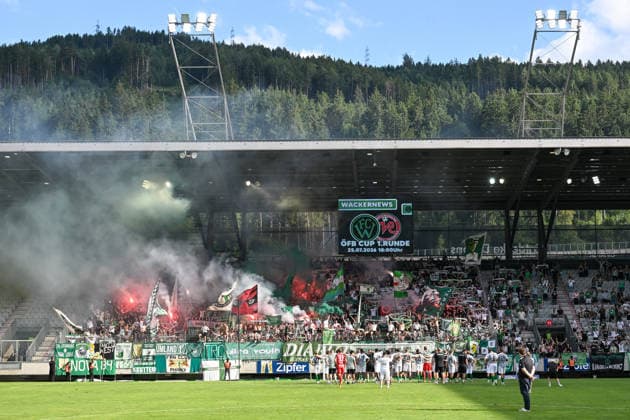 SOCCER - Wacker vs Chemie Leipzig, test match INNSBRUCK,AUSTRIA,18.JUL.26 - SOCCER - ADMIRAL 2.Liga, Regionalliga Nordost, FC Wacker Innsbruck vs BSG Chemie Leipzig, test match. Image shows BSG Chemie Leipzig and fans.  GEPAxpictures xDanielxSchoenherr