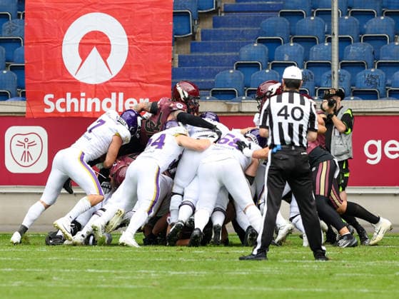 3 Ben Holmes (Quarterback) Vienna Vikings Touchdown. QB sneak. Rhein Fire vs Vienna Vikings, American Football, American Football League Europe, Week 9, 2026, 18.07.2026, Duisburg Schauinsland-Reisen-Arena Germany Copyright: xFootxBowl ChristopherxMettkenx