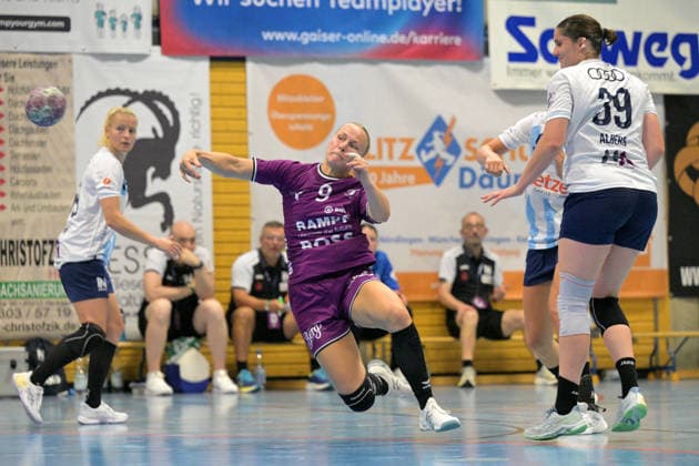 Lotta Roepcke (TusSies Metzingen, 09) beim Wurf Tor TusSies Metzingen vs. Union Neckarsulm , Handball, Vorbereitung, Testspiel, Saison 2026 2027, 18.07.2026 TusSies Metzingen vs. Sport-Union Neckarsulm , Handball, Vorbereitung, Testspiel, Saison 2026 2027, 18.07.2026 Voehringen *** Lotta Roepcke, TusSies Metzingen, No. 9 taking a shot; TusSies Metzingen vs. Sport Union Neckarsulm, Handball, Preseason, Friendly, 2026–2027 Season, July 18, 2026, TusSies Metzingen vs. Sport Union Neckarsulm, handball, preseason, exhibition game, 2026–2027 season, July 18, 2026, Voehringen Copyright: xEibner-Pressefotox EP_TBR