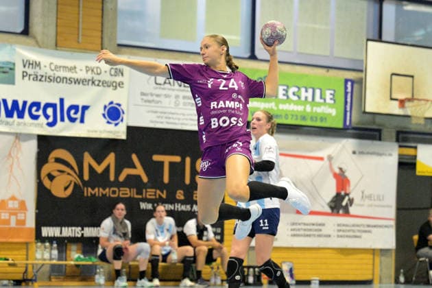Marie Luisa Stumpf (TusSies Metzingen, 24) am mit Ball TusSies Metzingen vs. Union Neckarsulm , Handball, Vorbereitung, Testspiel, Saison 2026 2027, 18.07.2026 TusSies Metzingen vs. Sport-Union Neckarsulm , Handball, Vorbereitung, Testspiel, Saison 2026 2027, 18.07.2026 Voehringen *** Marie Luisa Stumpf, TusSies Metzingen, 24, with the ball; TusSies Metzingen vs. Sport Union Neckarsulm, handball, preseason, exhibition game, 2026–2027 season, July 18, 2026, TusSies Metzingen vs. Sport Union Neckarsulm, Handball, Preseason, Friendly, 2026–2027 Season, July 18, 2026, Voehringen Copyright: xEibner-Pressefotox EP_TBR